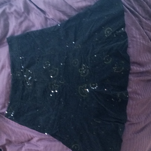 Black corduroy sequined flair skirt. Cotton and made in Canada - Picture 1 of 2